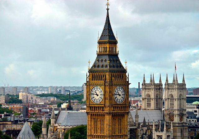 Часы на башне Big Ben спешат на 6 секунд 