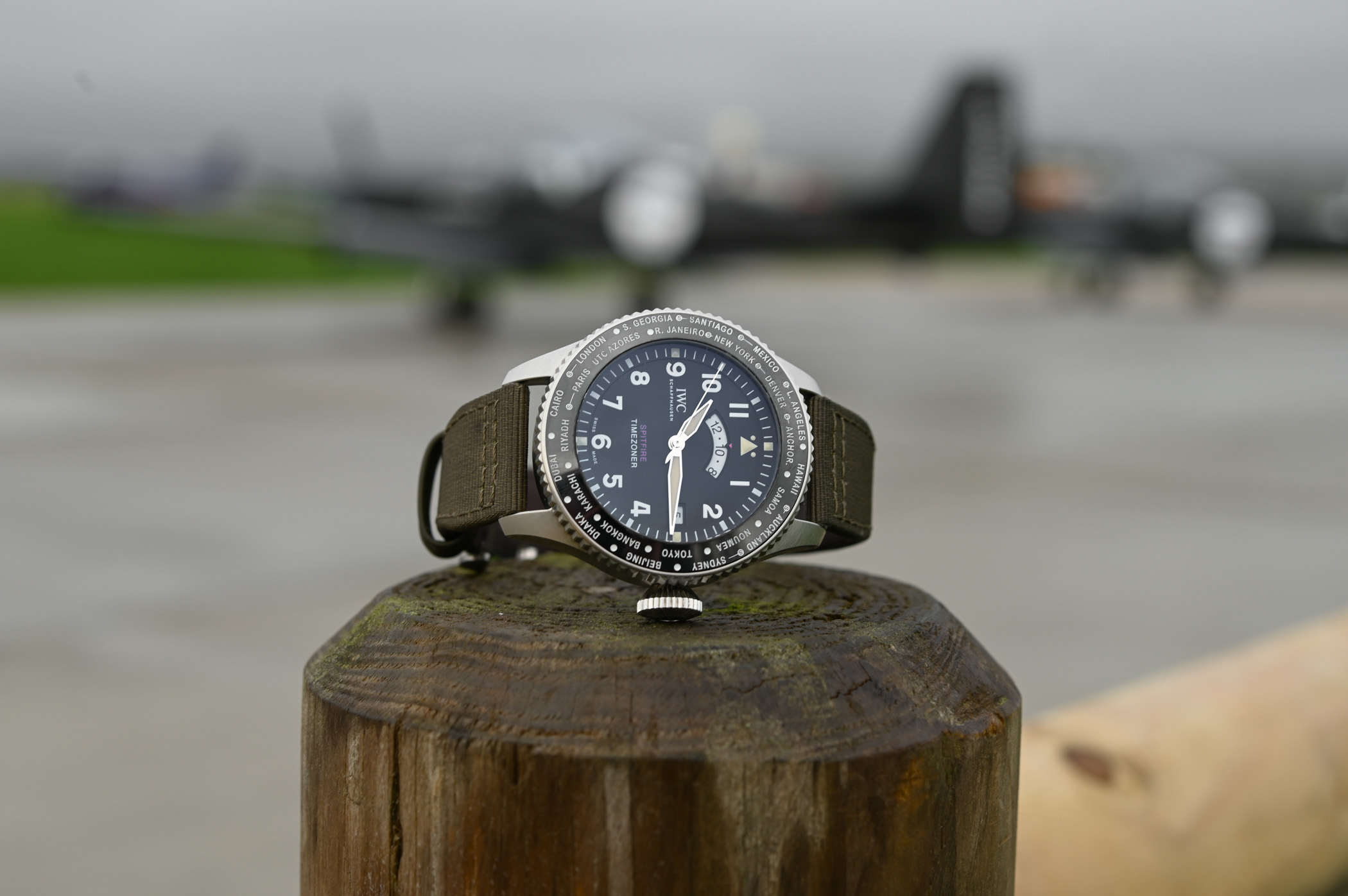 IWC-Pilots-Watch-Timezoner-Spitfire-Edition-The-Longest-Flight-IW395501-SIHH-2019-11.jpg