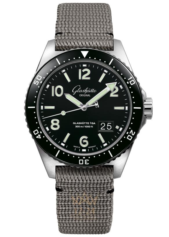 Glashutte SeaQ Panorama Date 1-36-13-01-80-08