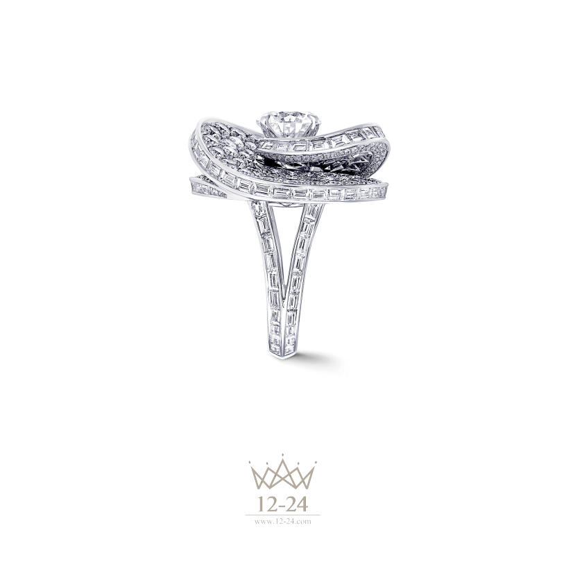 Graff Swirl Twist Ring Diamond RGR486