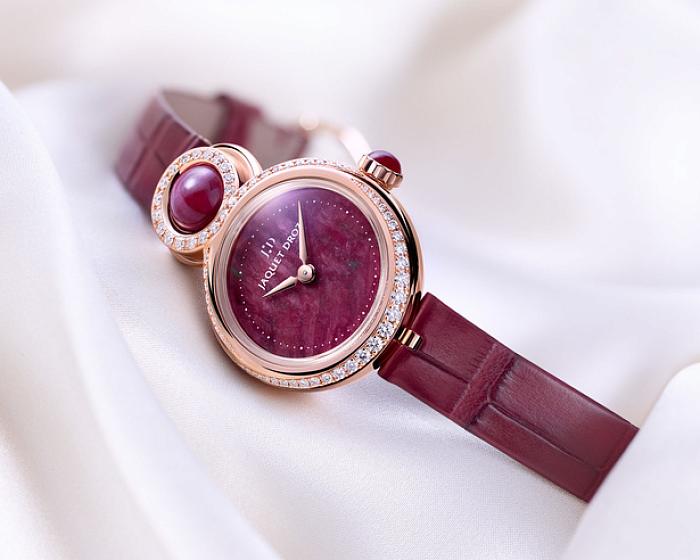 День Святого Валентина: Lady 8 Petite от Jaquet Droz получили рубиново-красное сердце