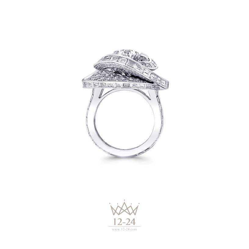 Graff Swirl Twist Ring Diamond RGR486