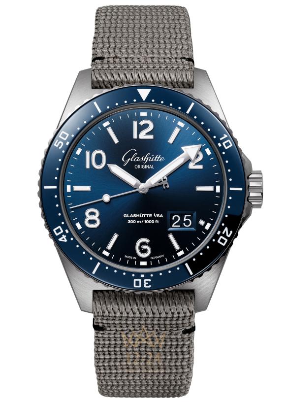 Glashutte SeaQ Panorama Date 1-36-13-02-81-08