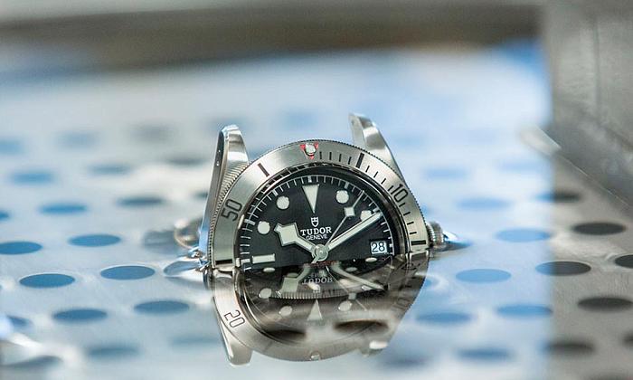 Водонепроницаемость и наручные часы: гид новичка