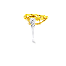 Украшение Graff Pear Shape Yellow and White Diamond Ring GR44521 — дополнительная миниатюра 2