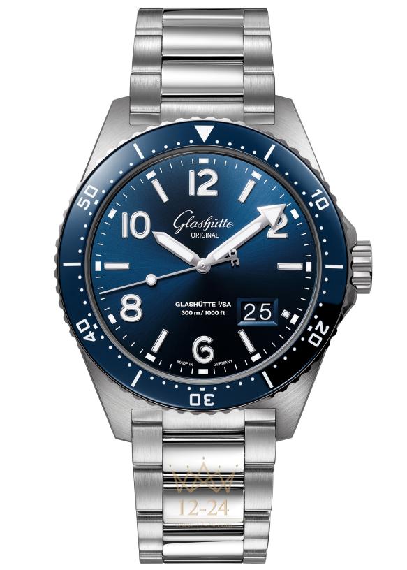 Glashutte SeaQ Panorama Date 1-36-13-02-81-70