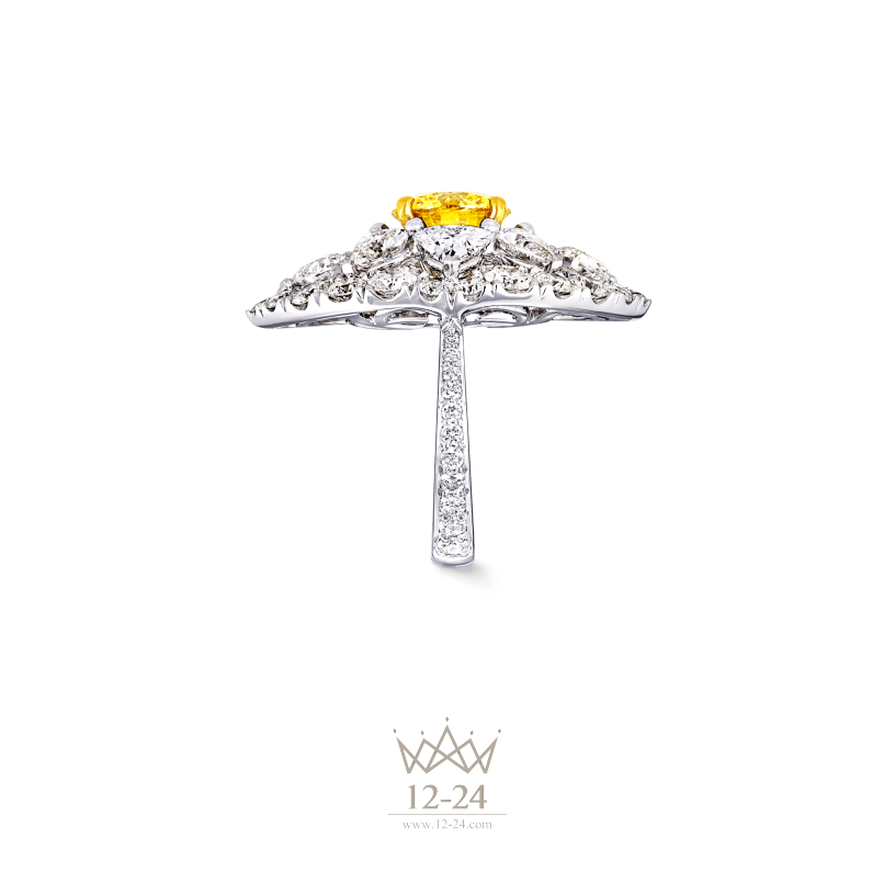 Graff Yellow and White Diamond Ring GR44877